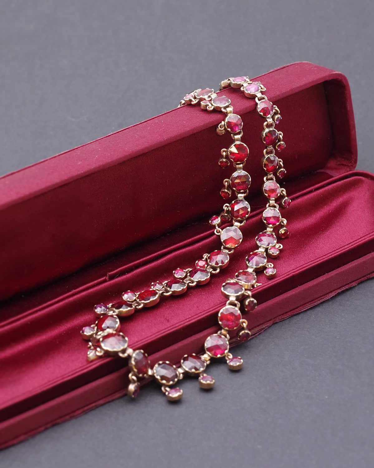 Collier grenats de perpignan