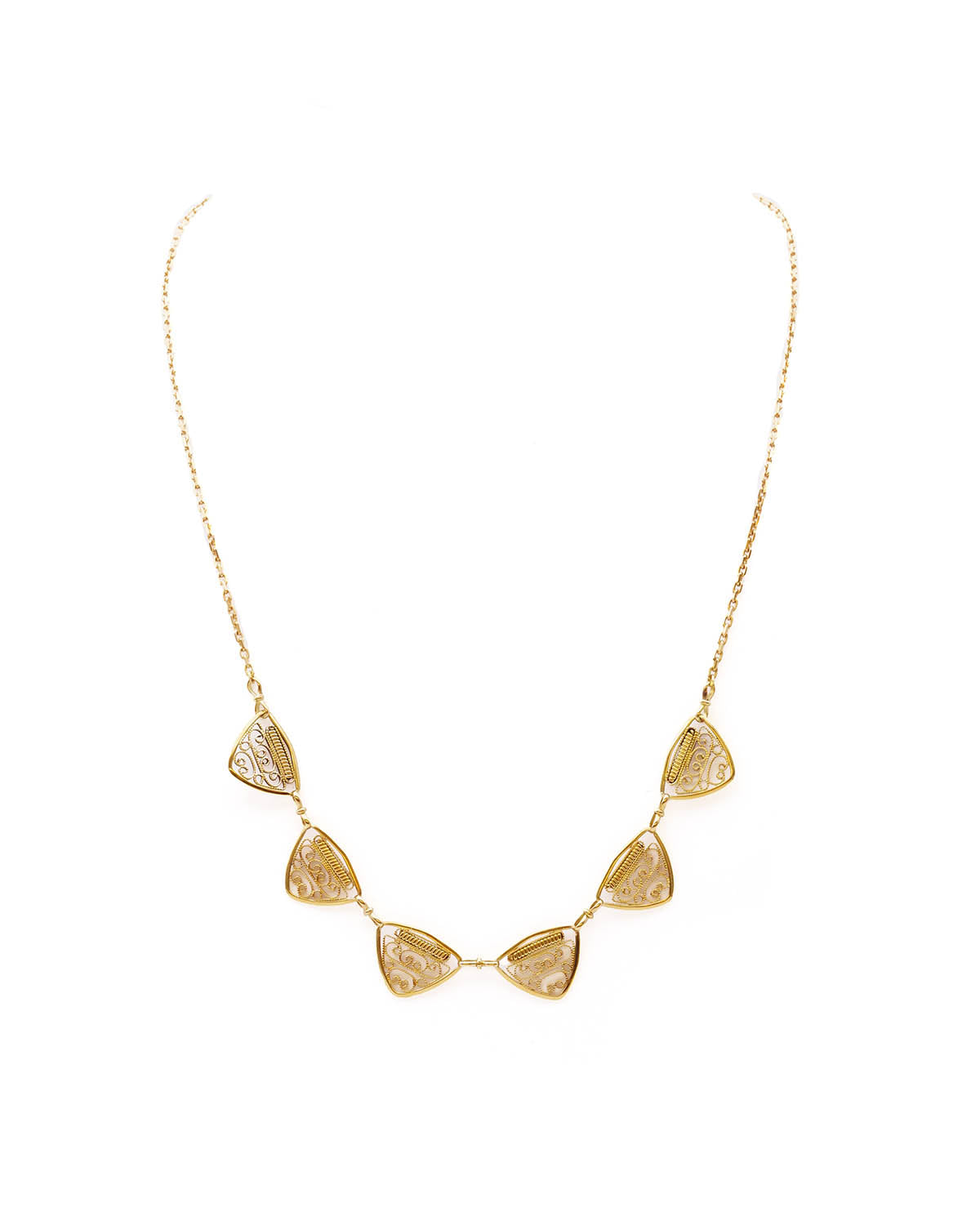 collier en or filigrané