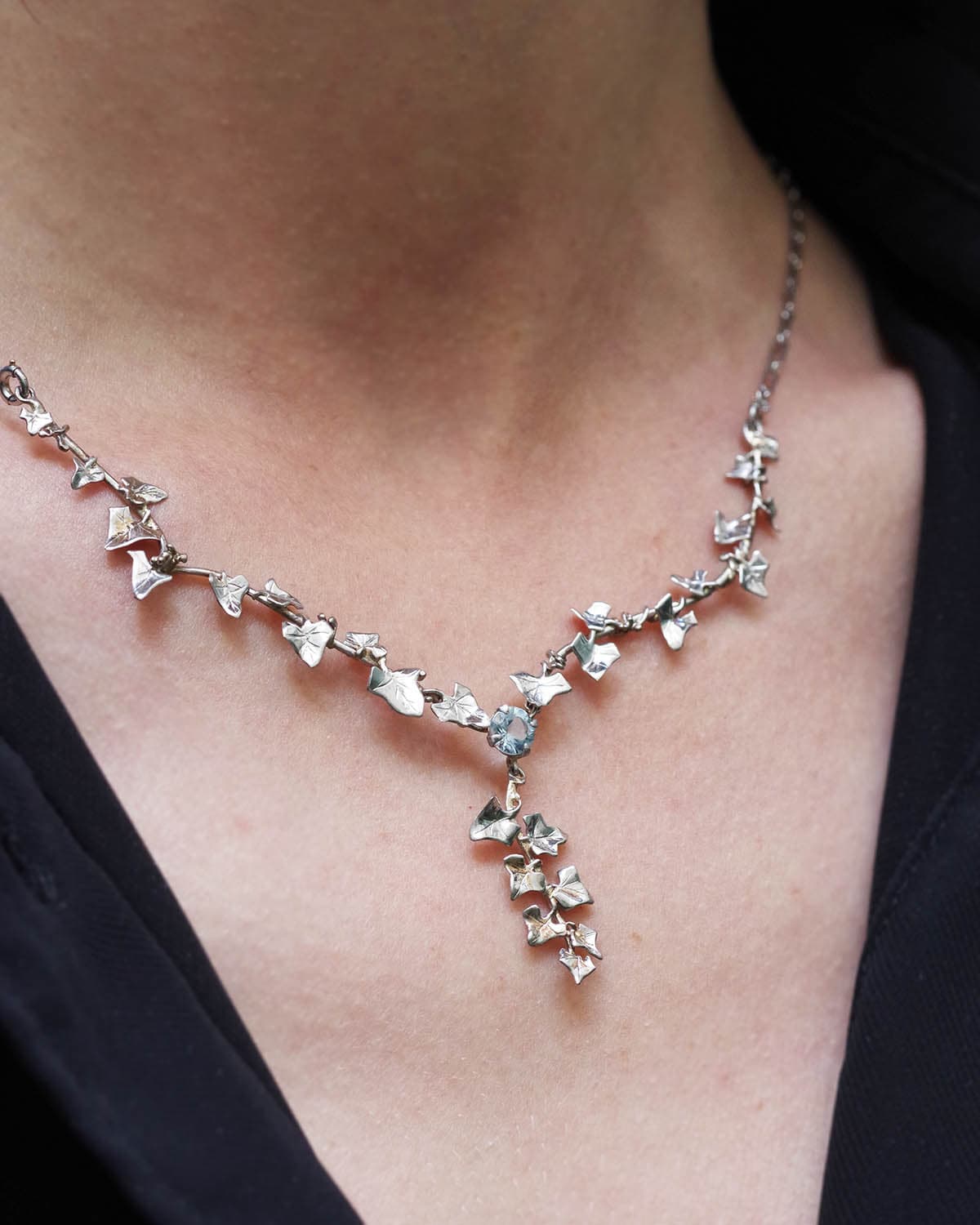 Art nouveau ivy necklace in gold