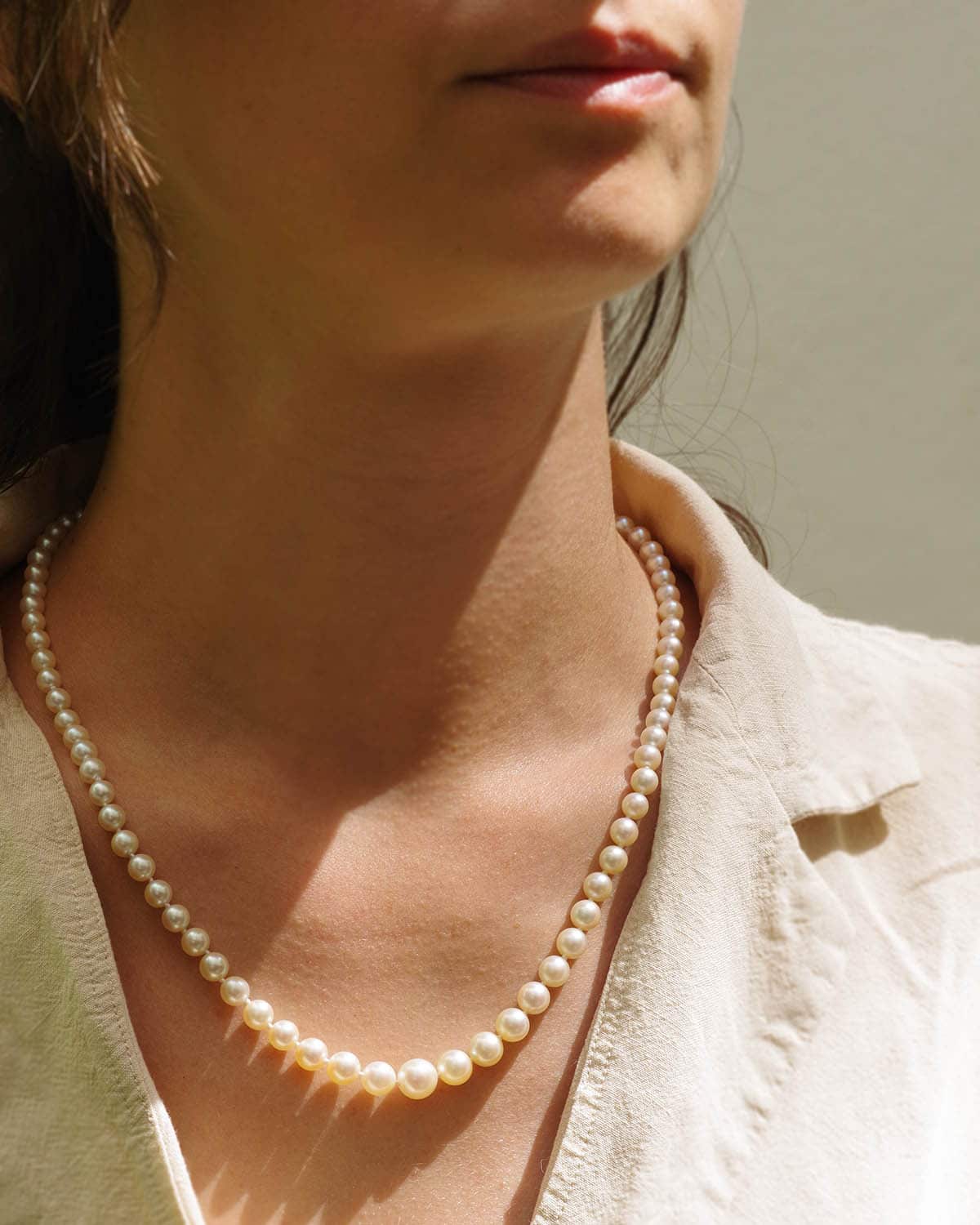 Cultured pearl gold clasp