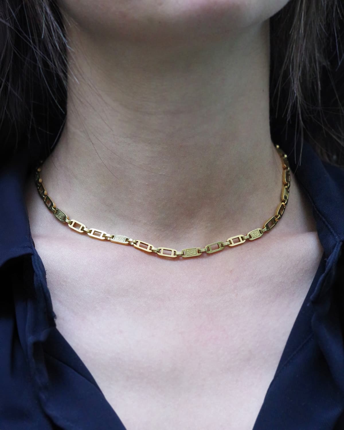 Rolls royce necklace in gold