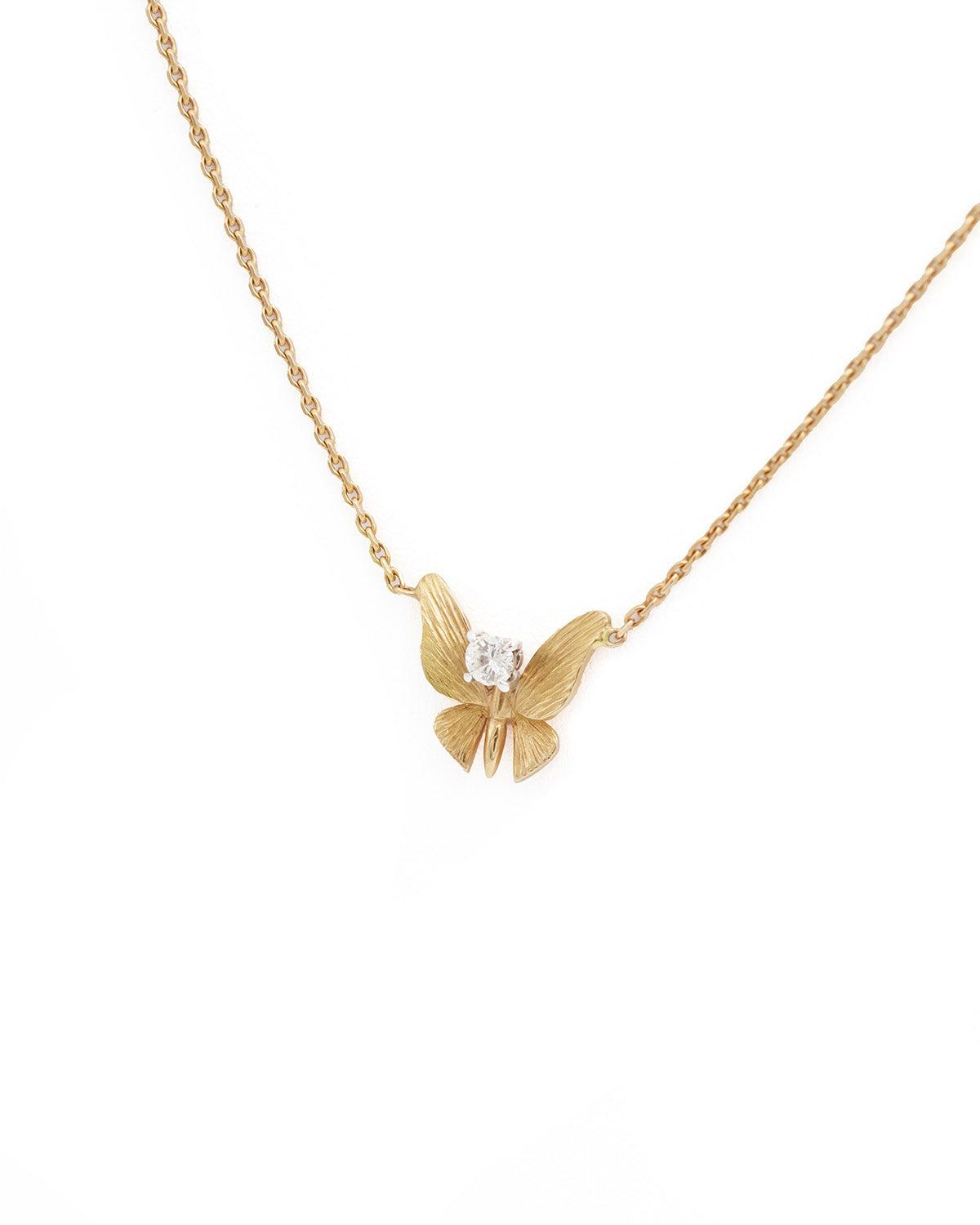 diamond butterfly nekclace in gold