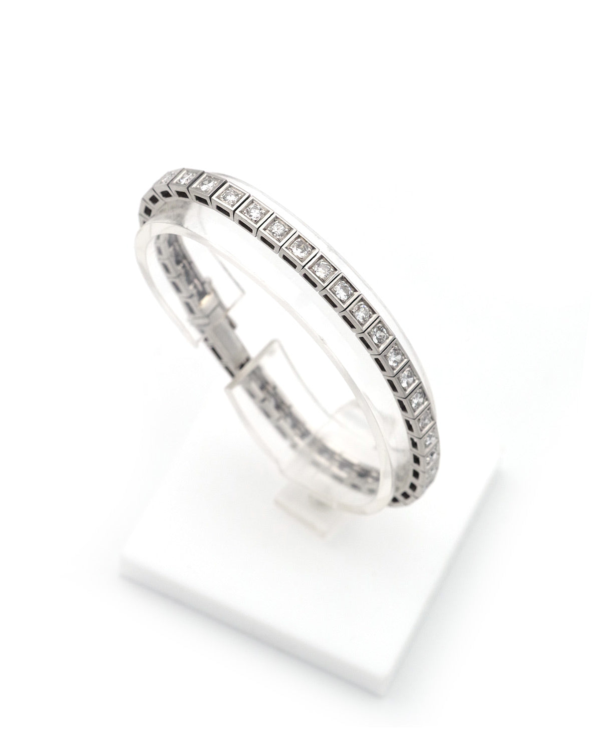 diamond tennis bracelet in platinum