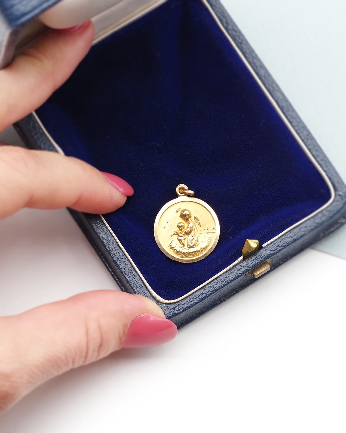 pendentif de bapteme religieux ou civil