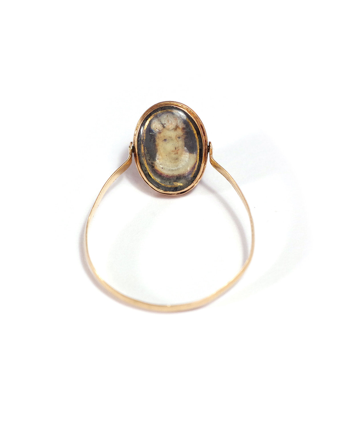 Swivel ring in gold