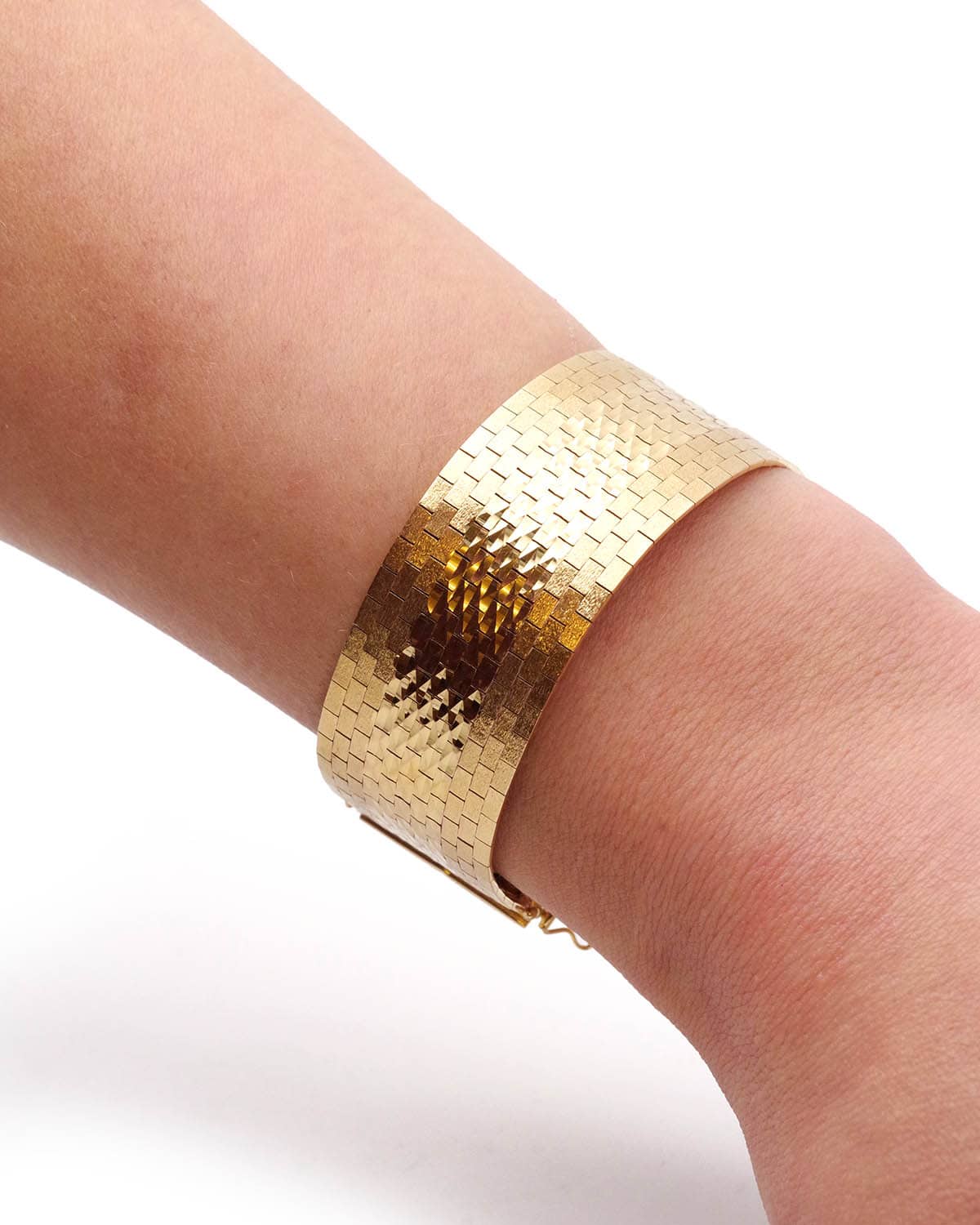 Gold fancy link bracelet