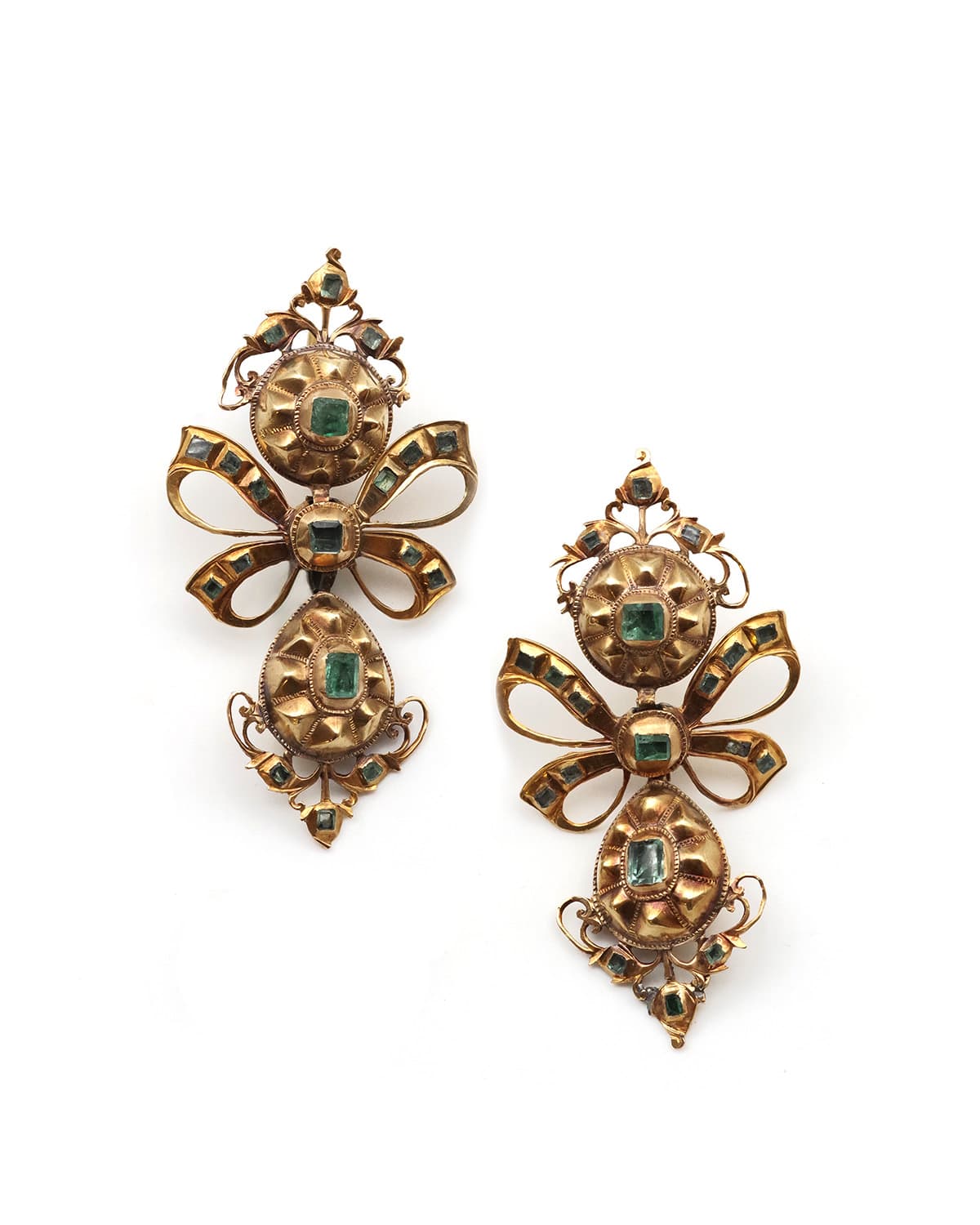 Emerald gold earrings