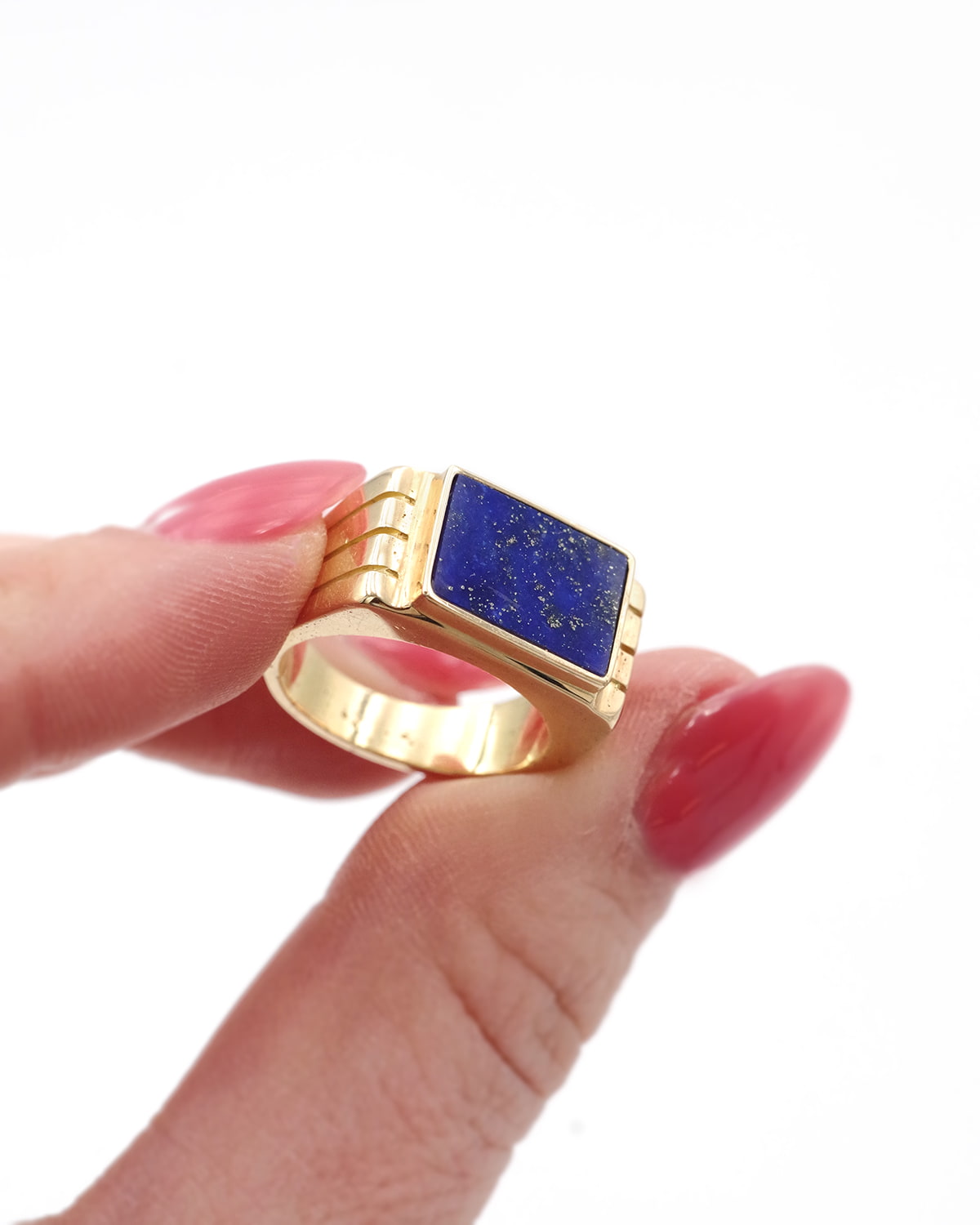 Tank signet ring in gold