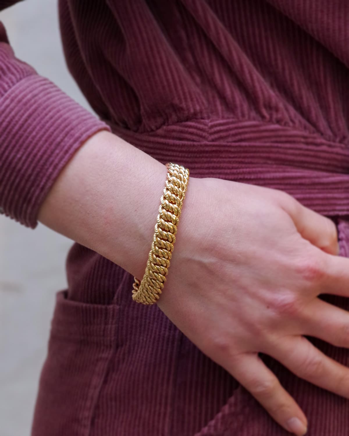 Gold curb mesh bracelet