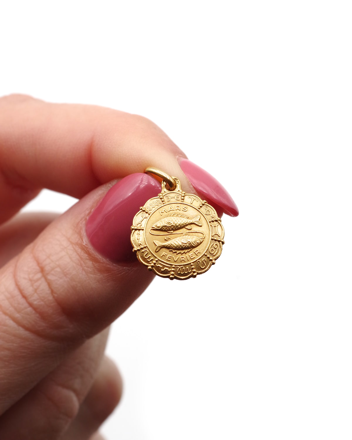French pisces pendant in gold