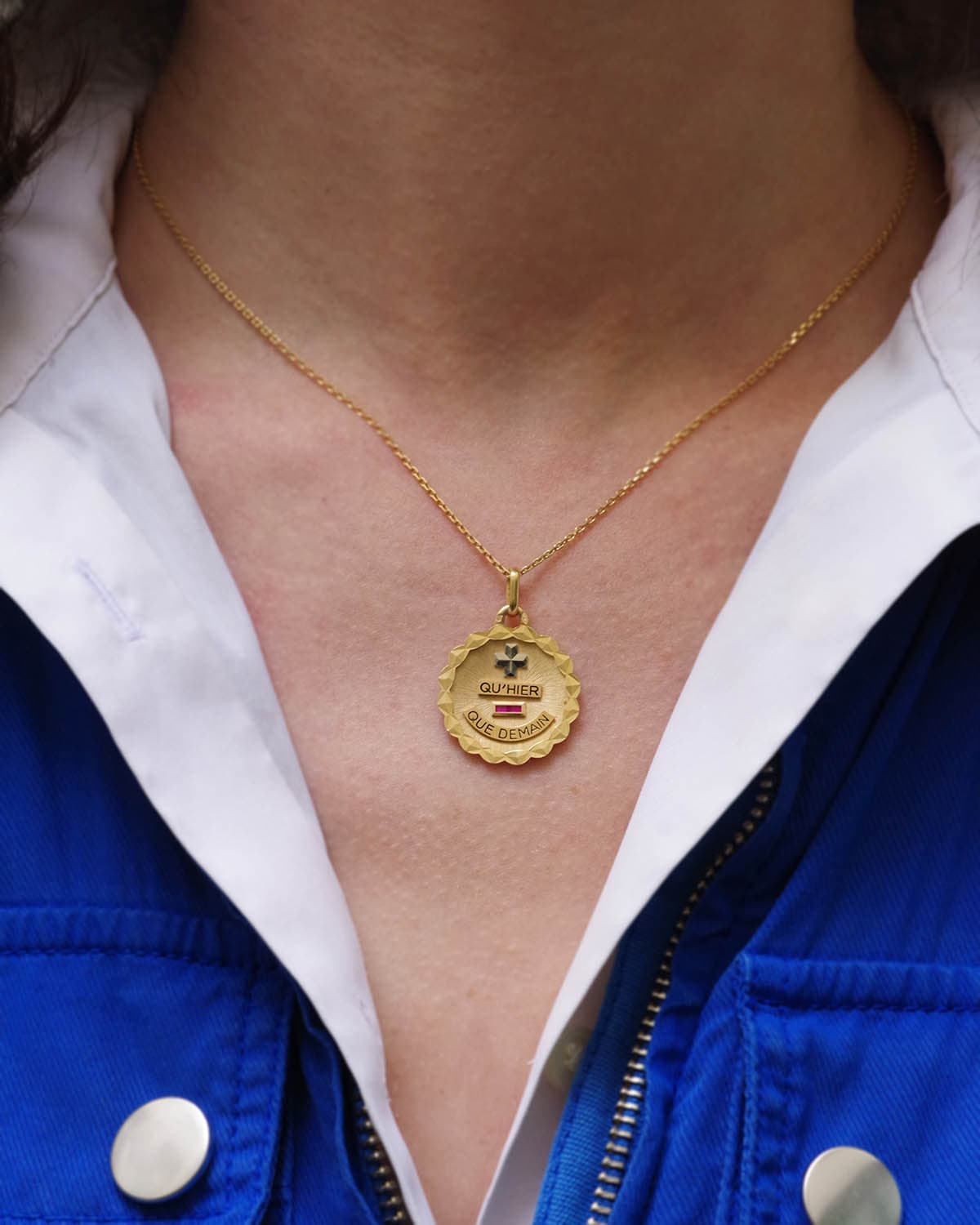 Augis love medal in gold