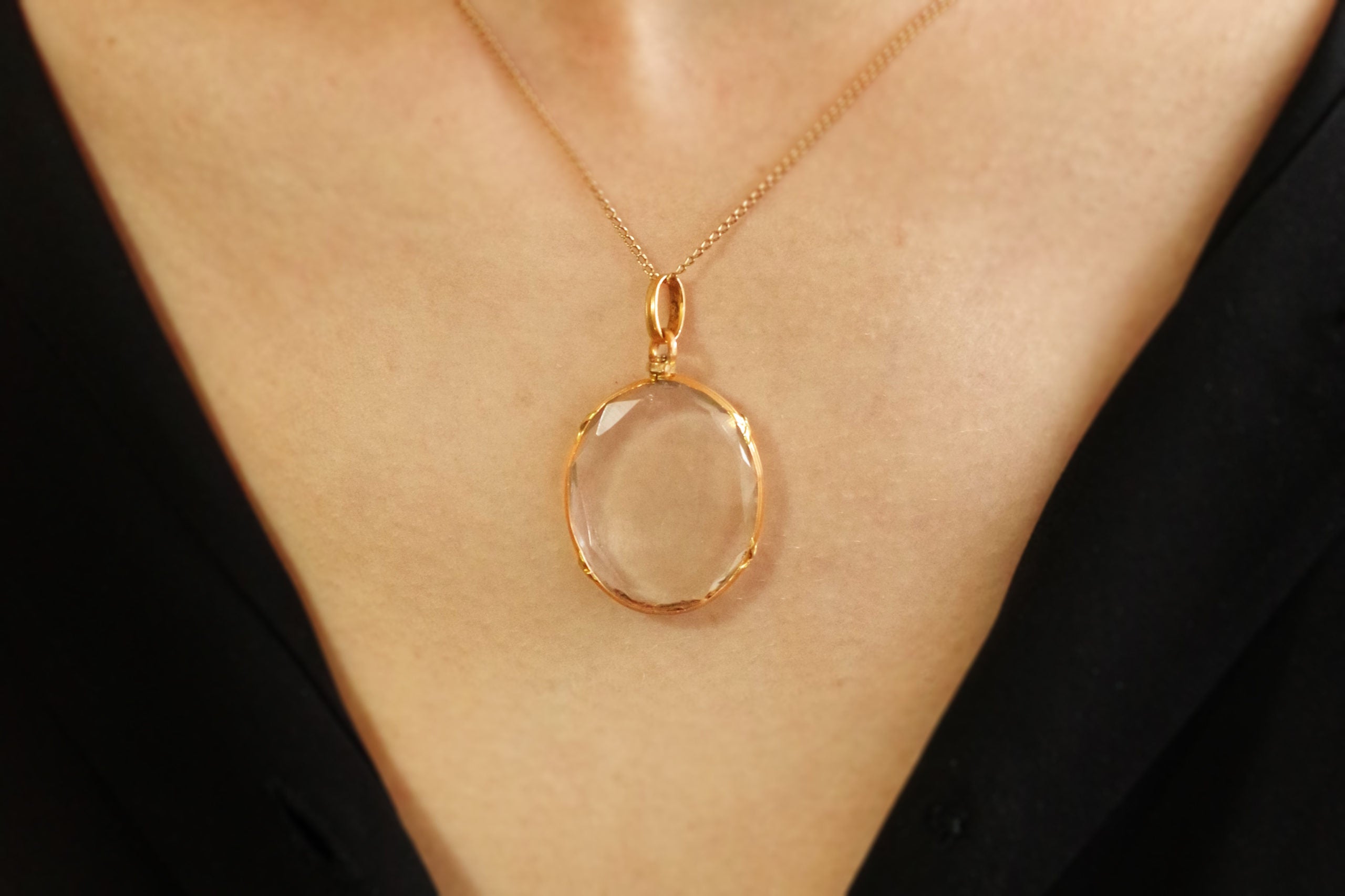 antique victorian 18k gold pendant locket antique jewelry Paris