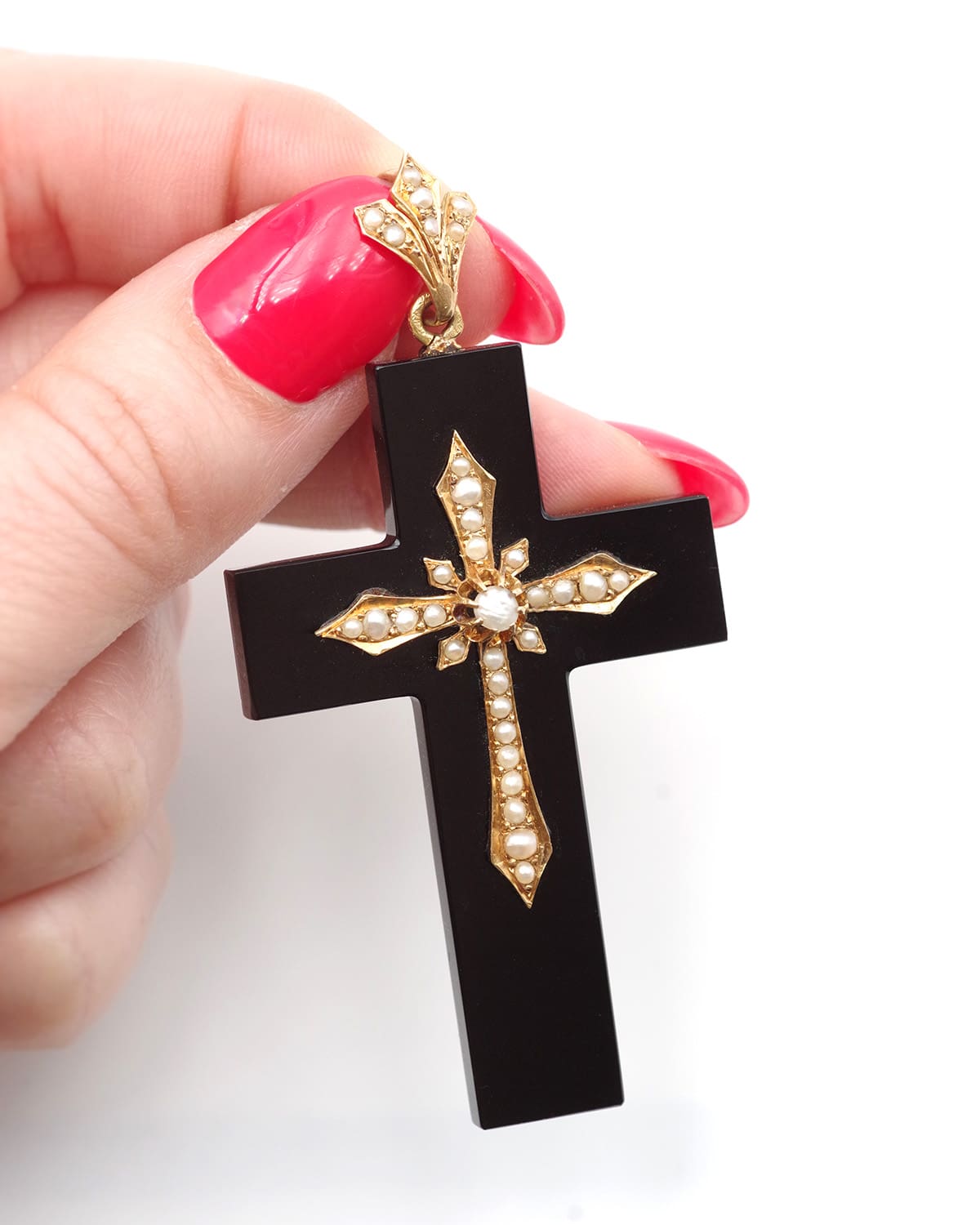 Mourning cross pendant in gold