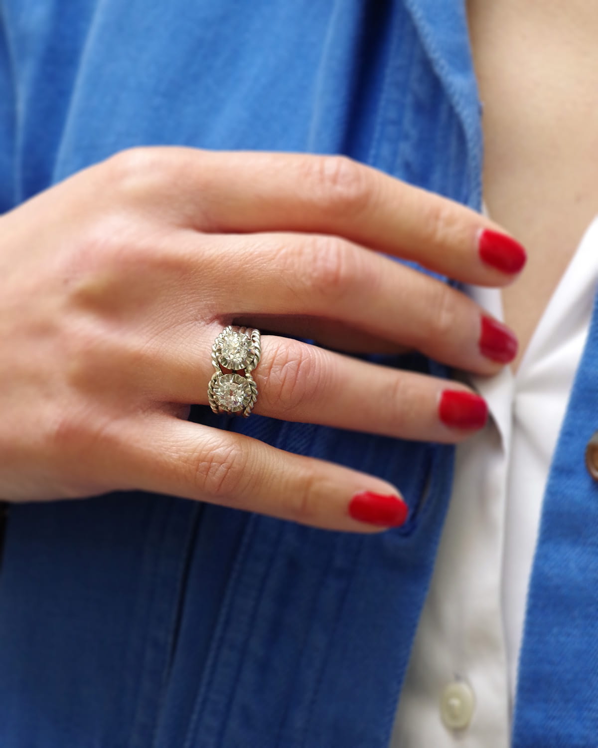 Diamond ring with a rope in platinum