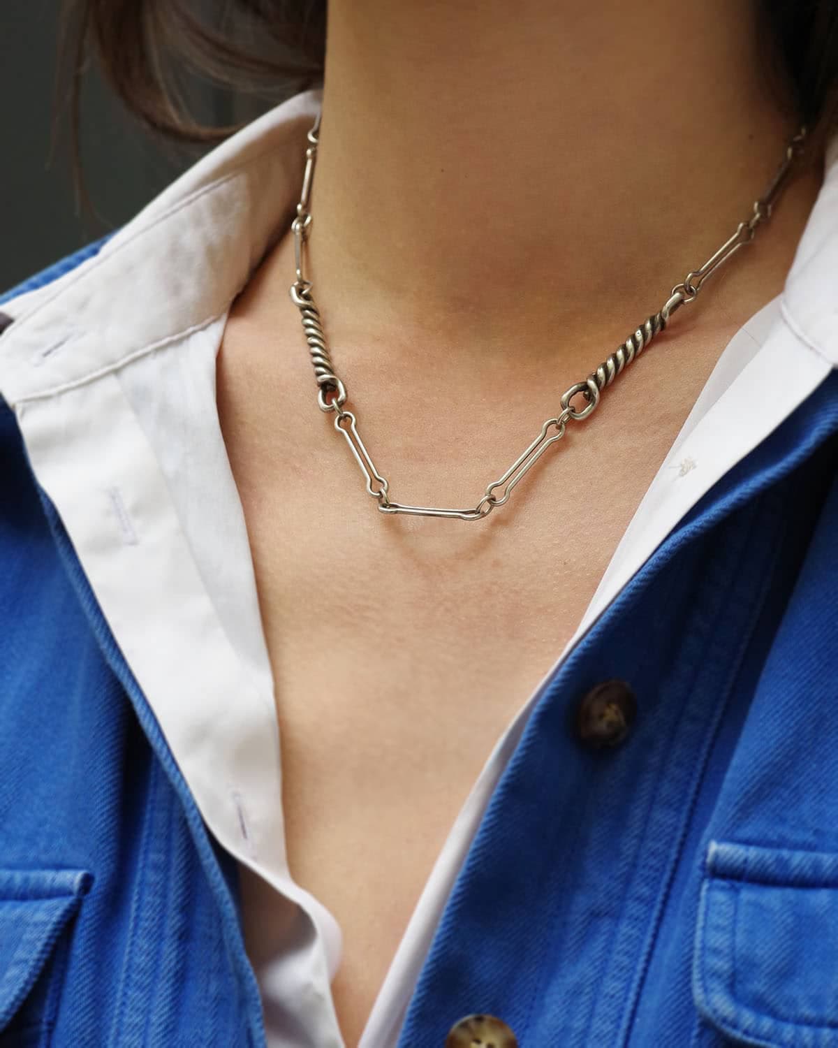 collier moderniste en argent