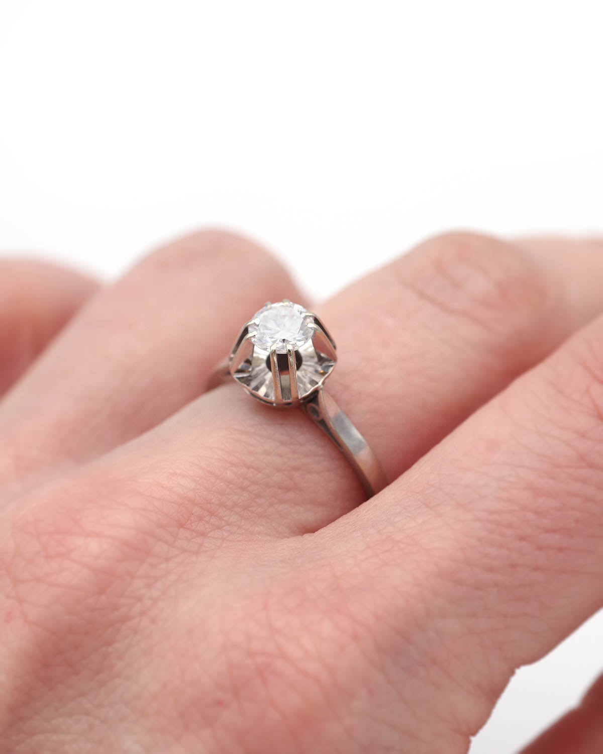 Retro diamond ring in white gold