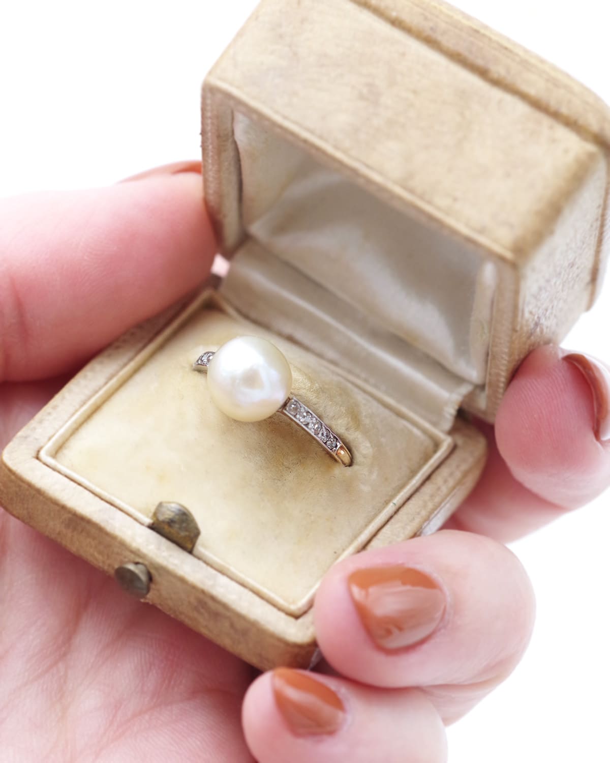 Natural pearl diamond ring