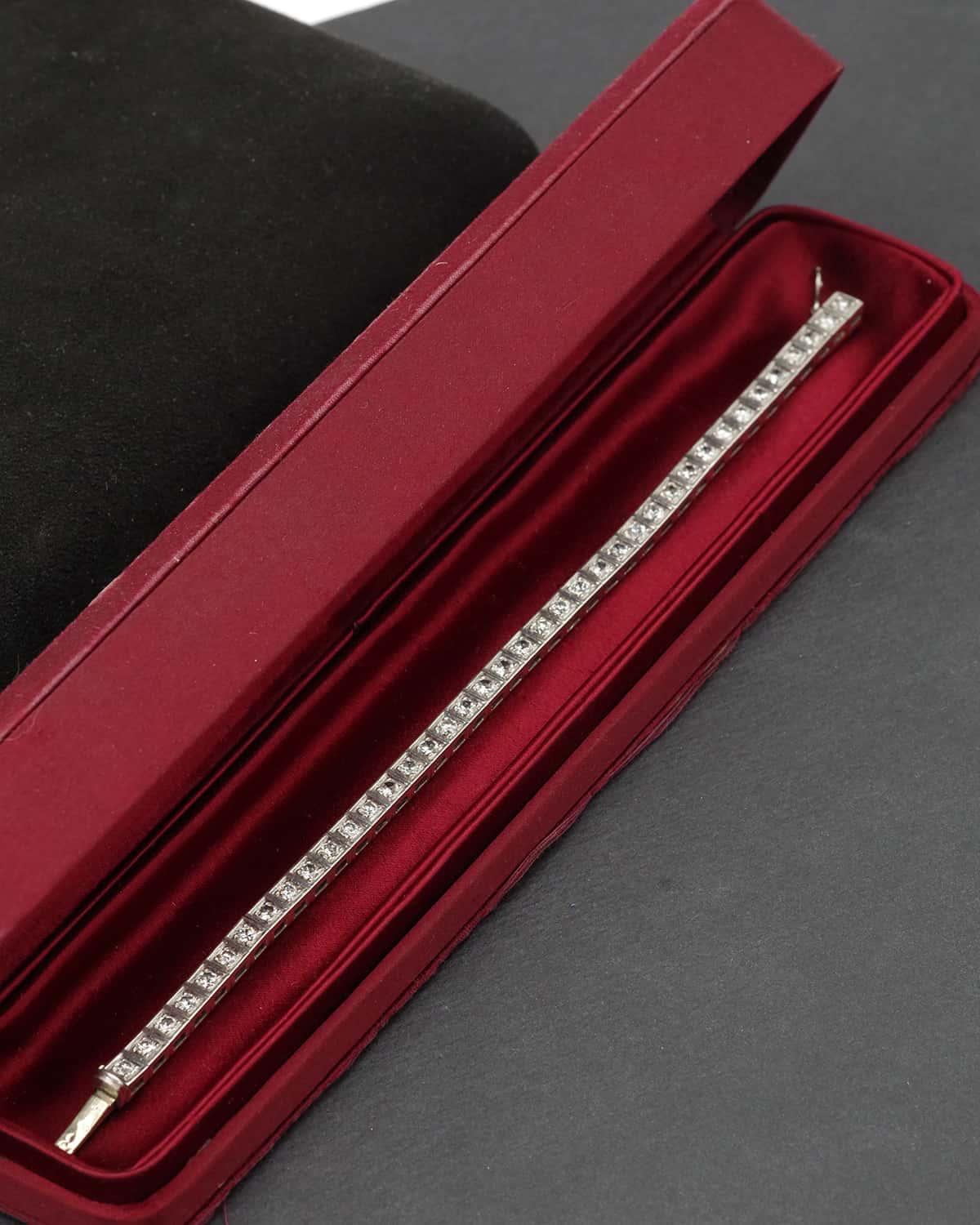 tennis diamond bracelet in gold