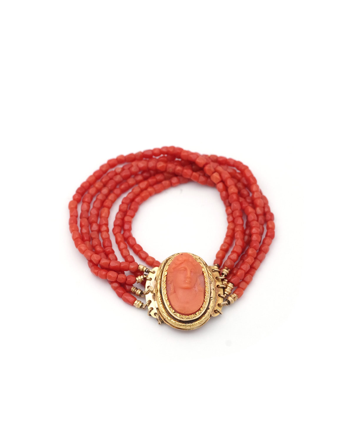 Bracelet ancien camée corail