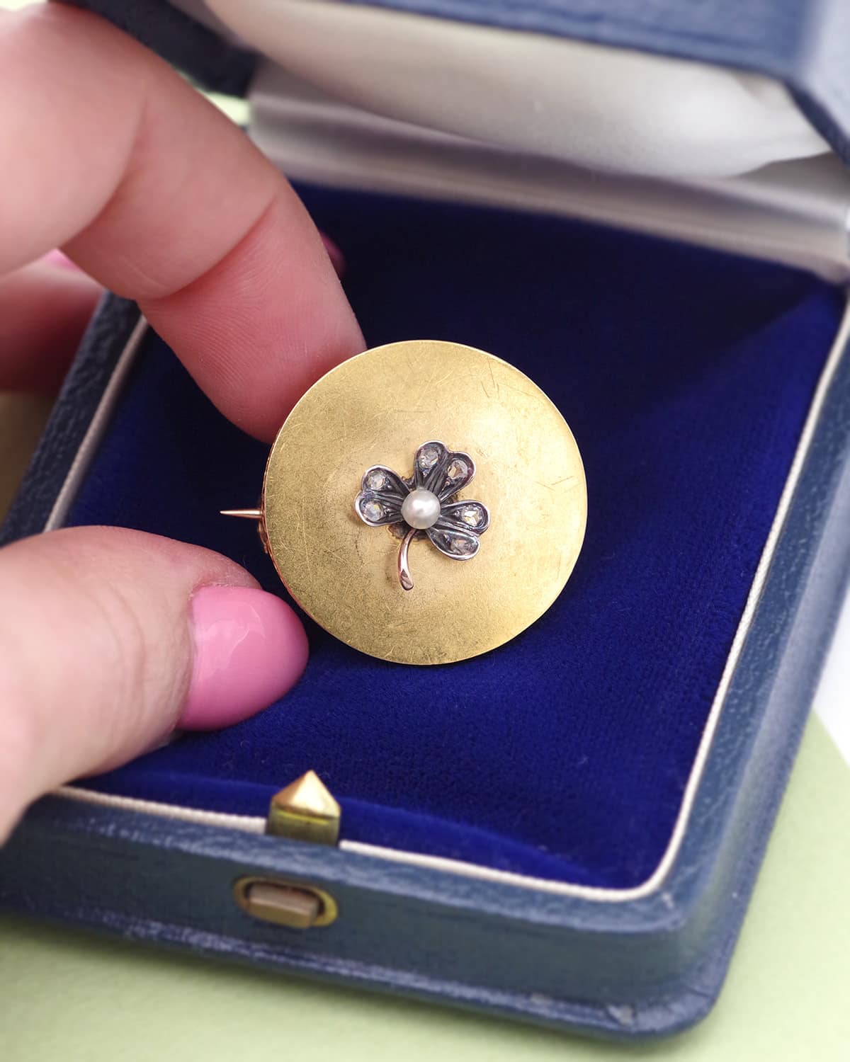 broche trefle en or et argent