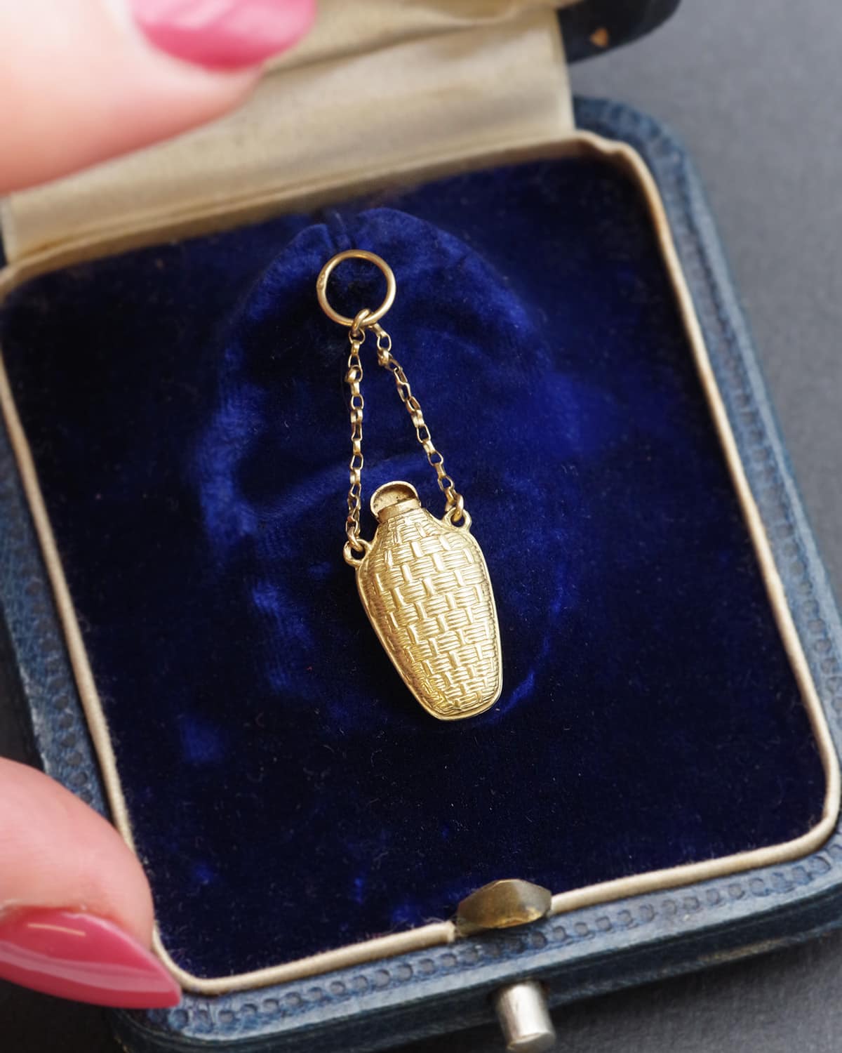 Pendentif ancien vinaigrette