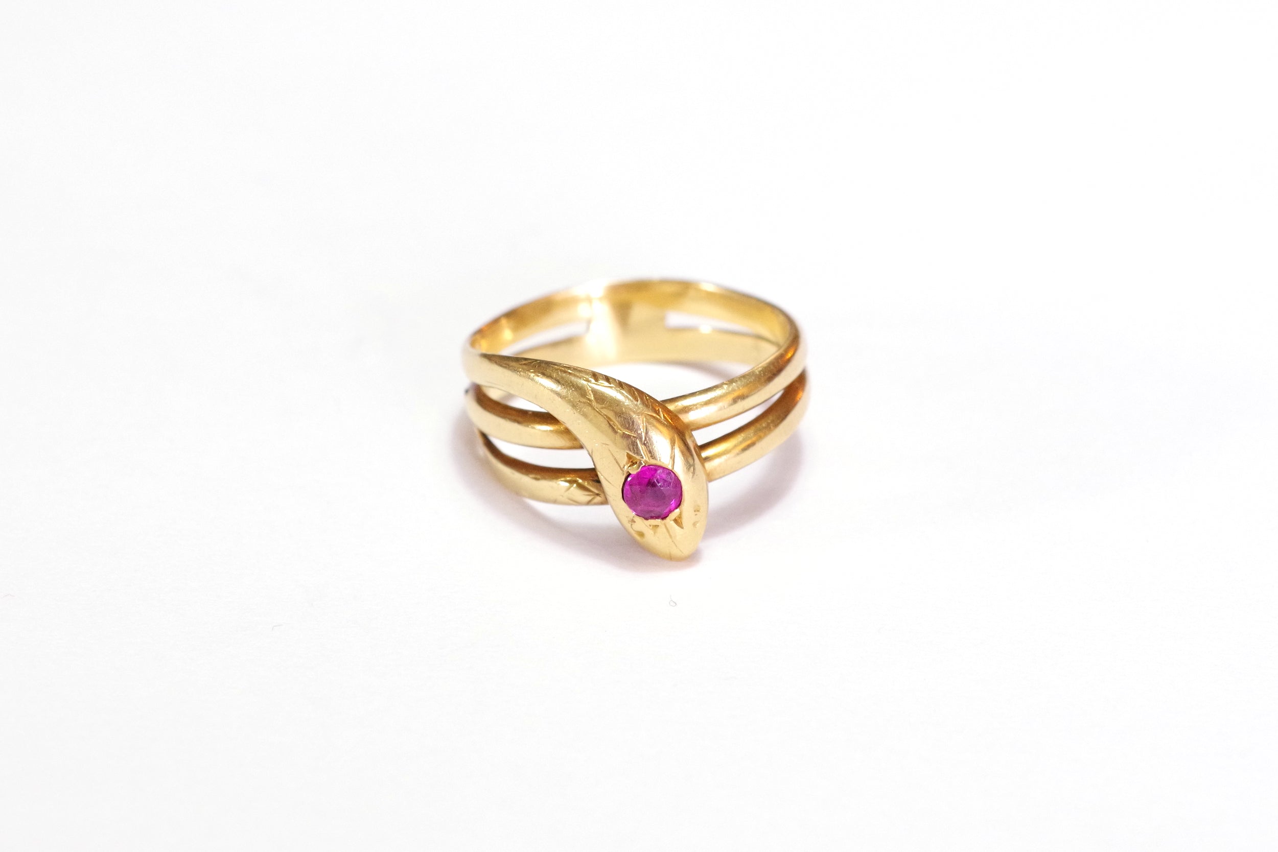 snake ruby ring in 18k gold