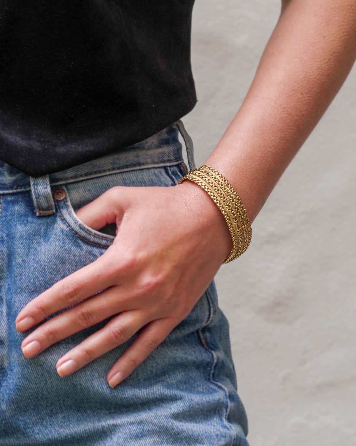 Bracelet en or signé Gay Freres