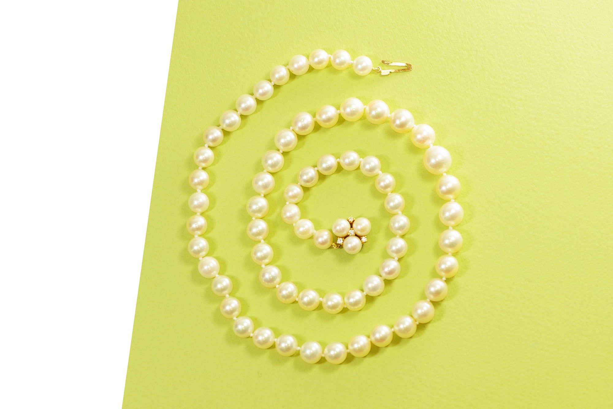 Pre-owned pearl bracelet