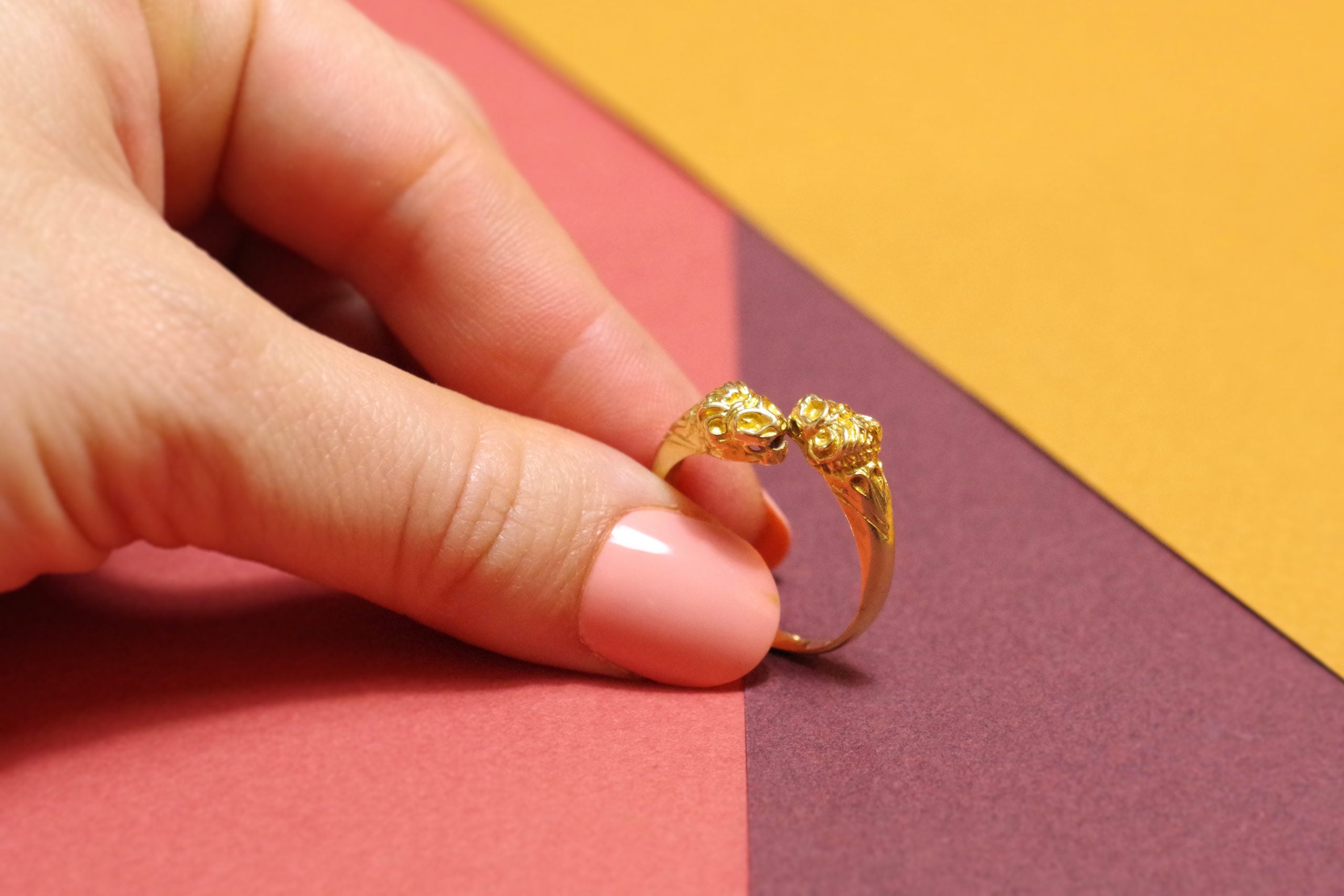 antique hand lion ring for men