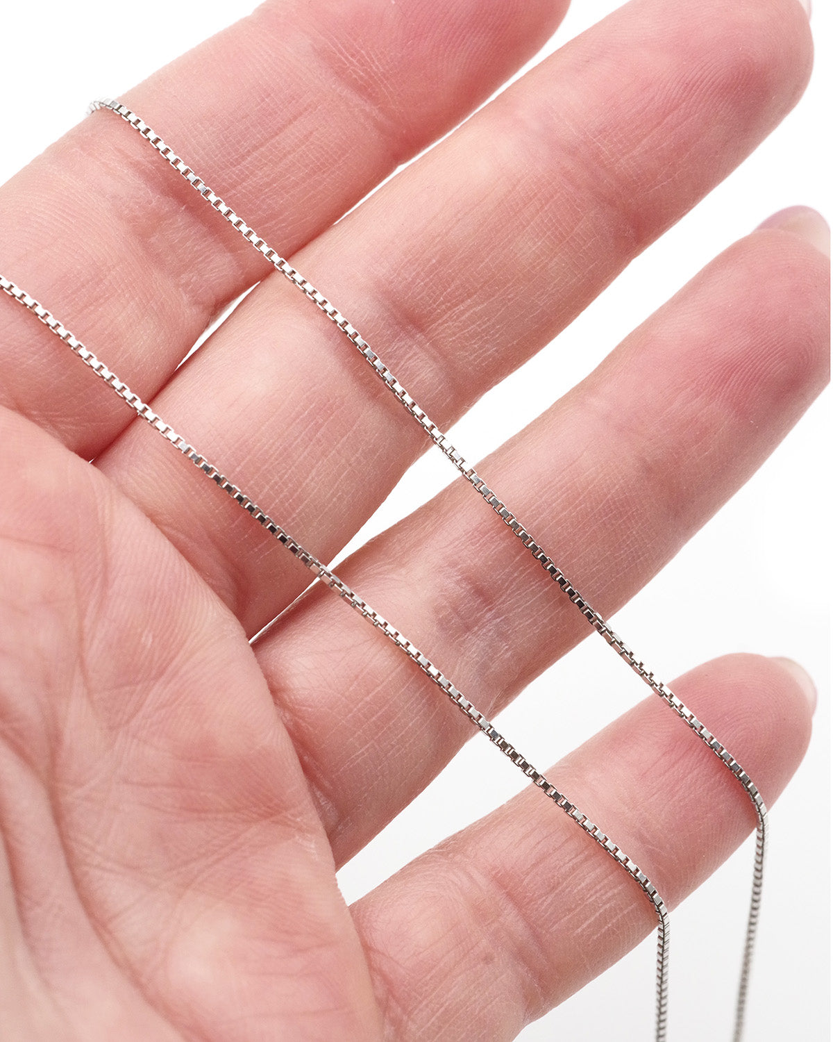 Chaine vintage en or 18k blanc