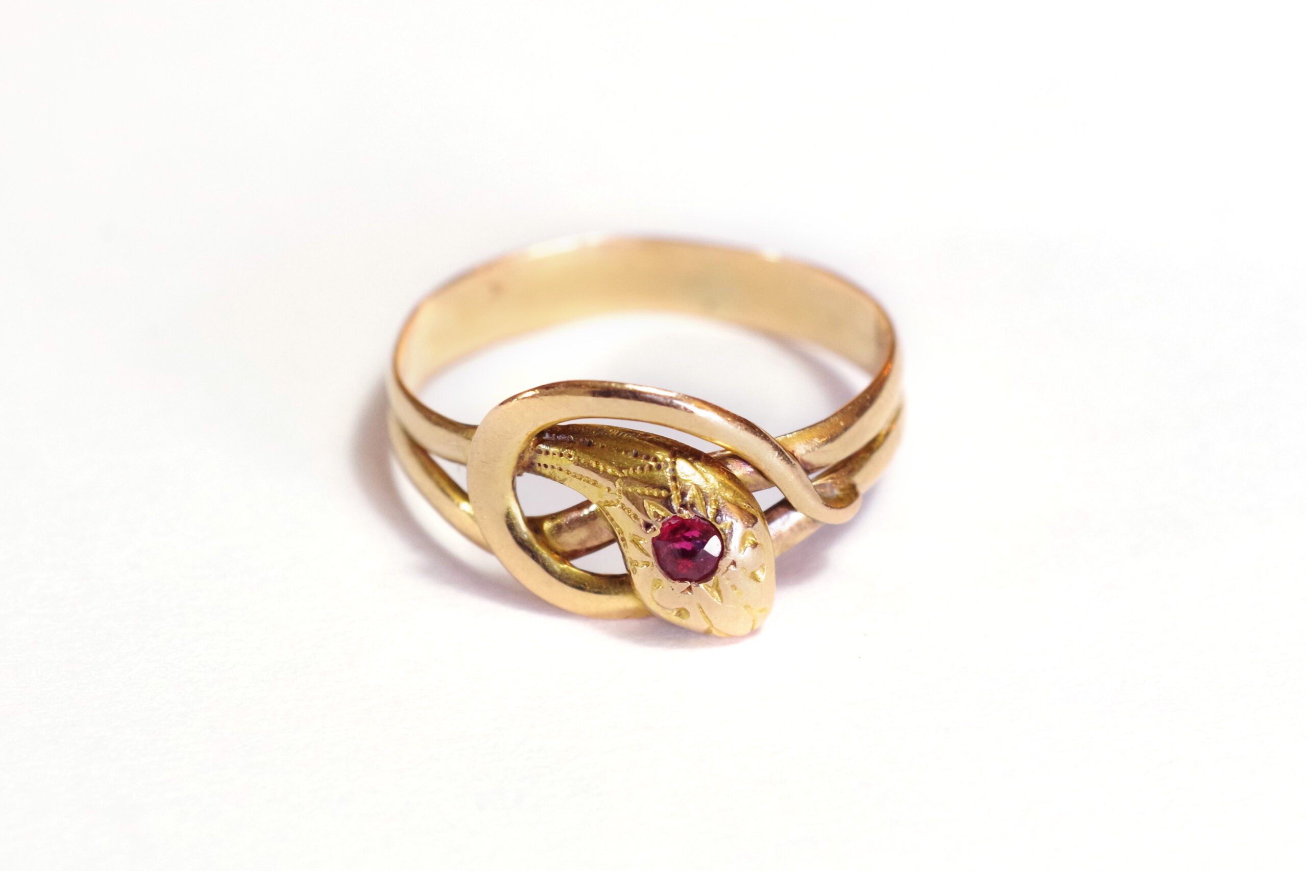 18k gold snake ring red garnet antique jewellery