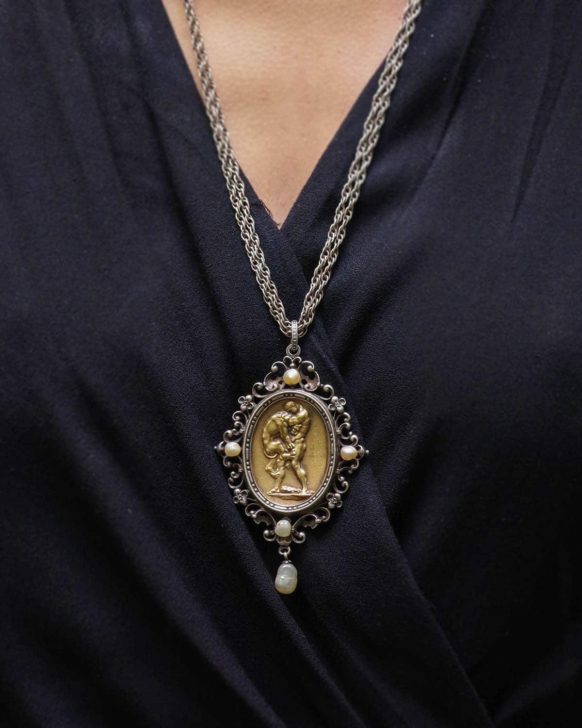 Neo renaissance Wiese pendant 