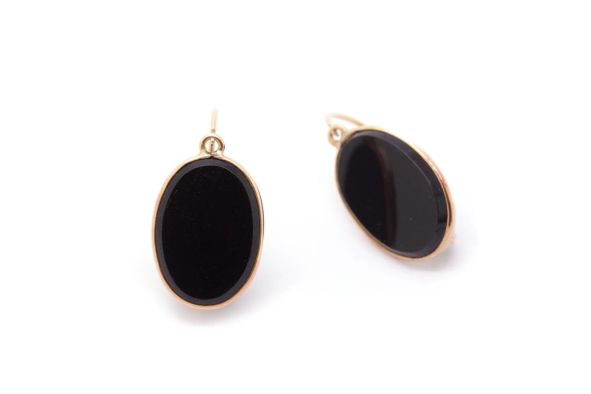 Boucles d'oreille en verre noir