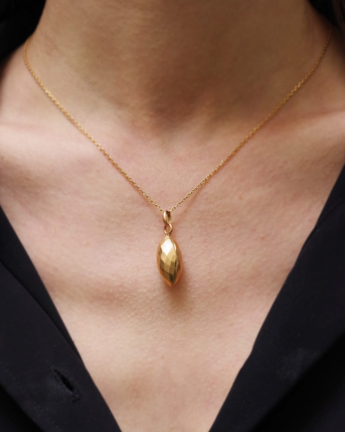 Pendentif médaillon facette en or