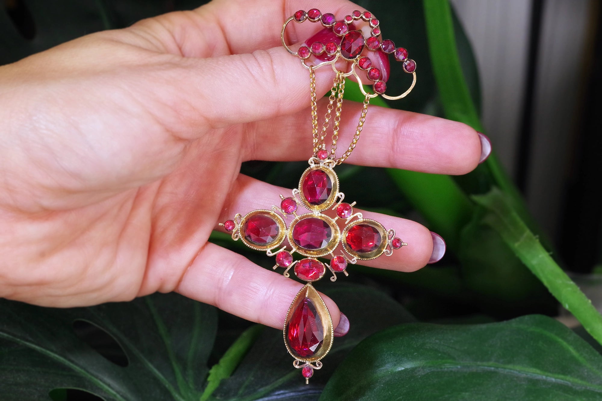 Perpignan garnet cross pendant