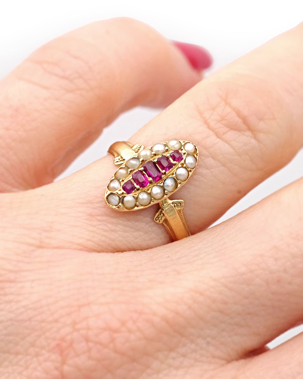 bague navette rubis perles en or