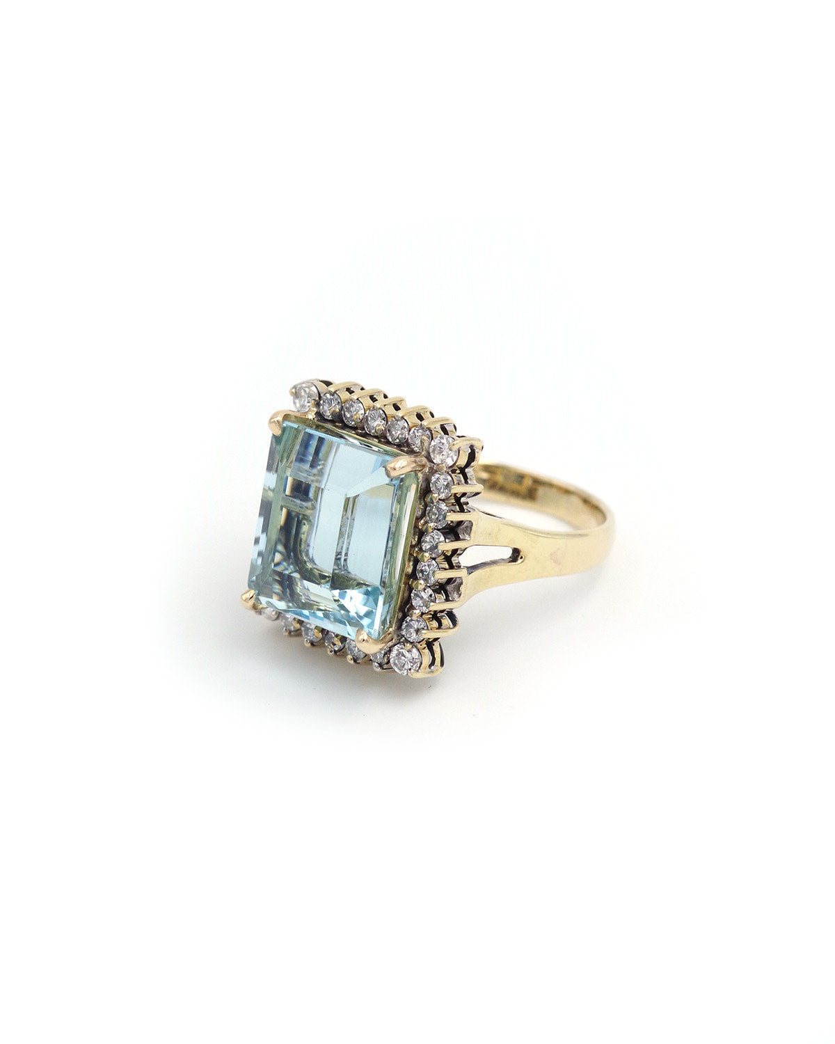 Aquamarine diamond cluster ring