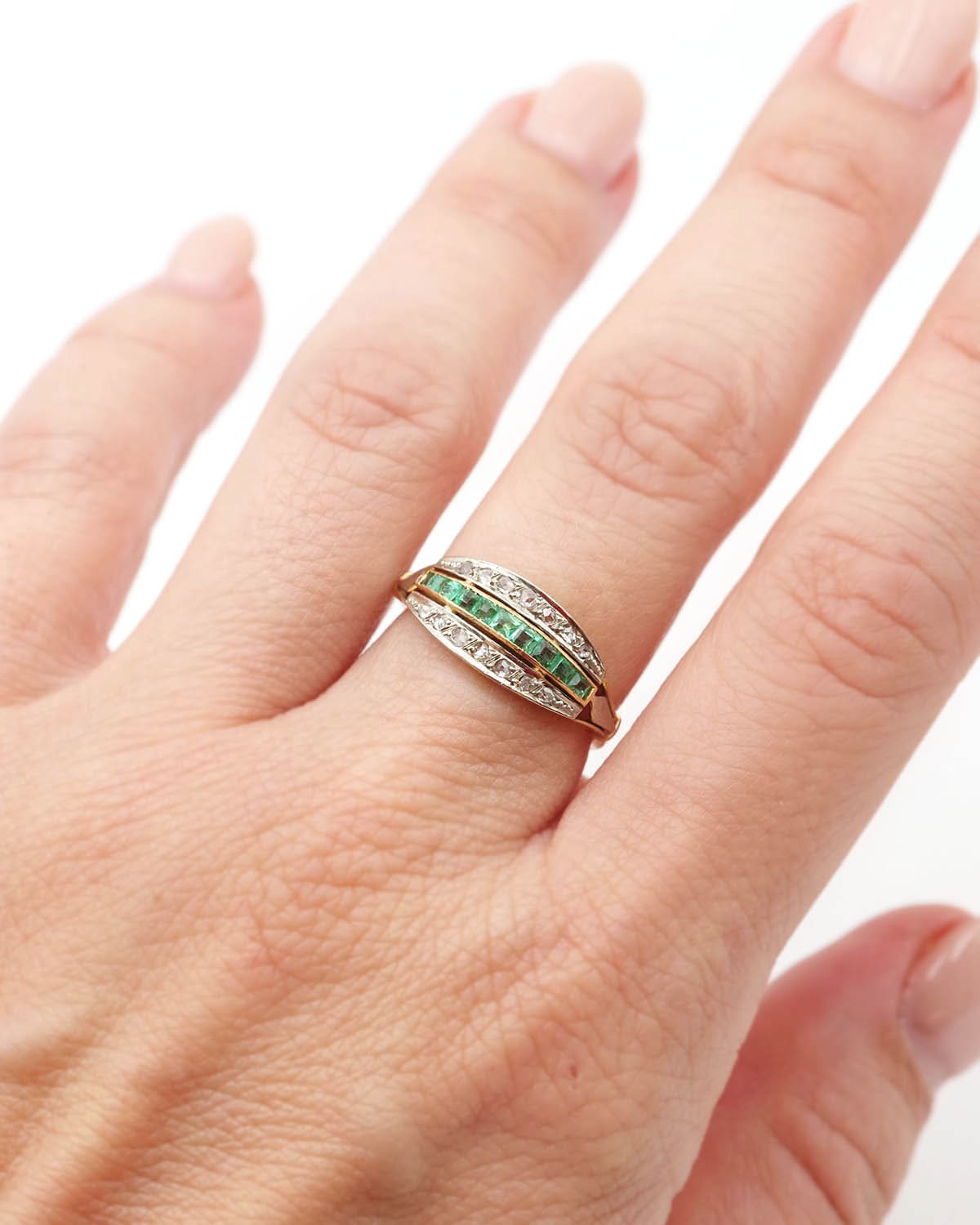 Bague art deco emeraudes et diamants