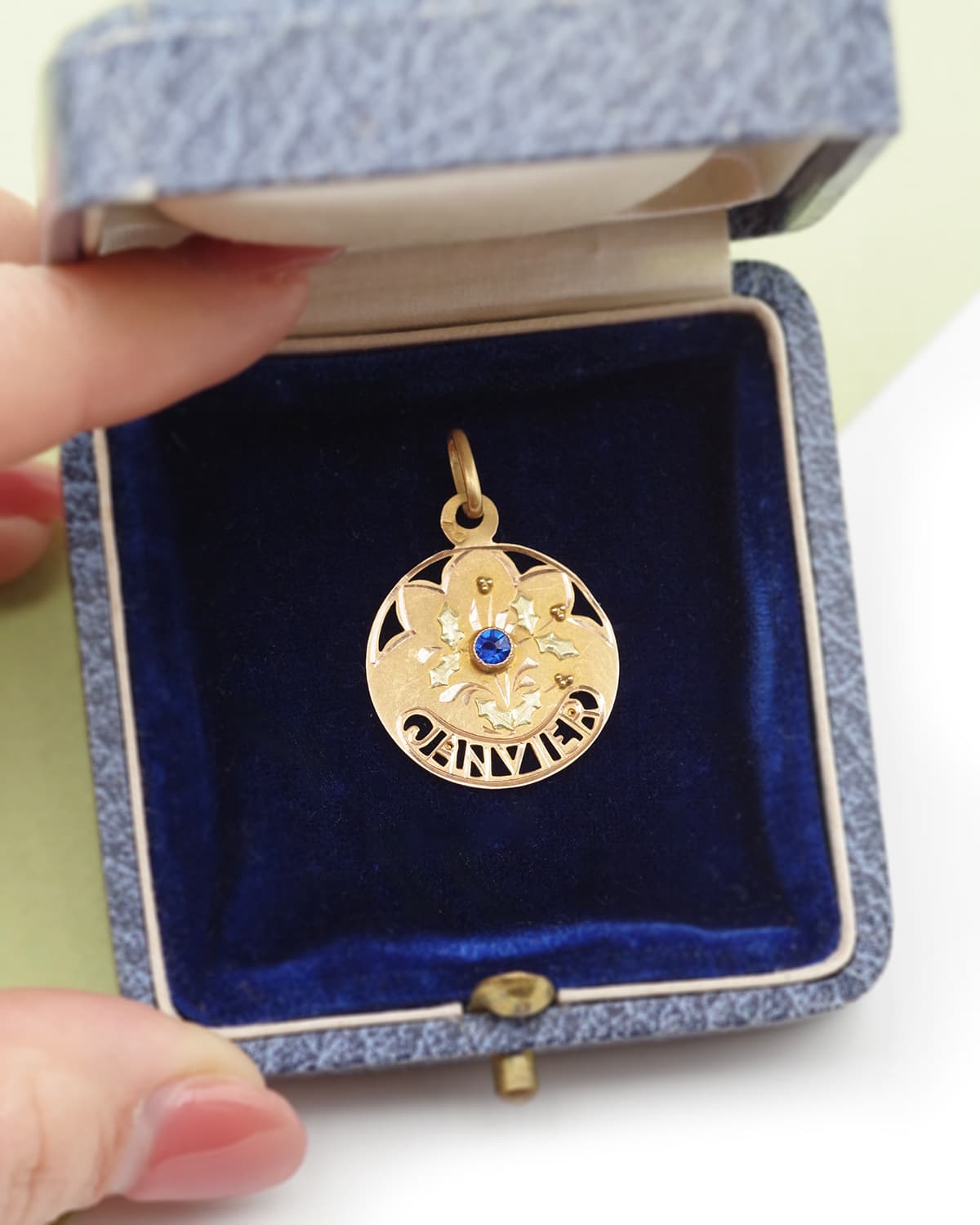 Médaille Janvier en or
