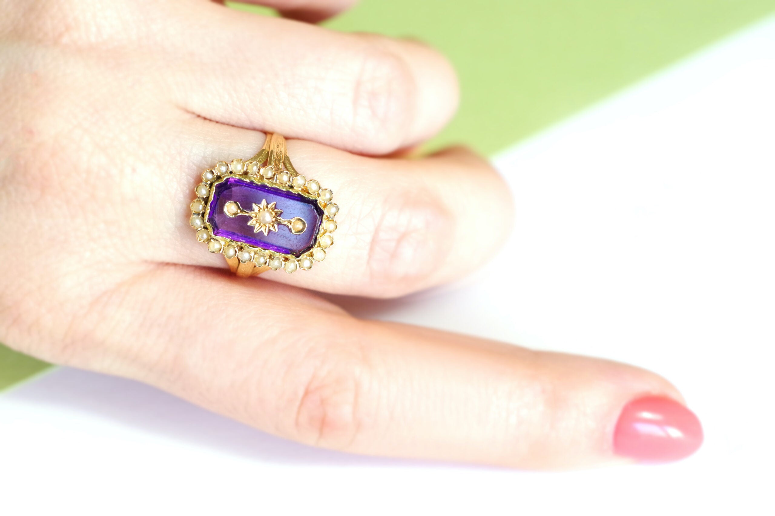 bague ancienne or 18k verre violet perle bijou ancien paris