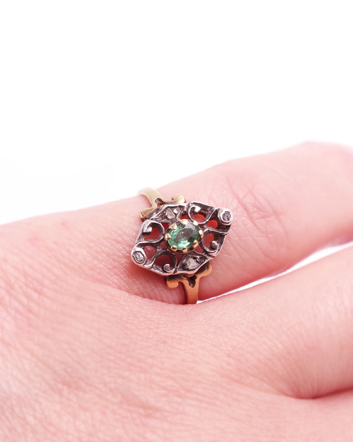 Antique emerald ring