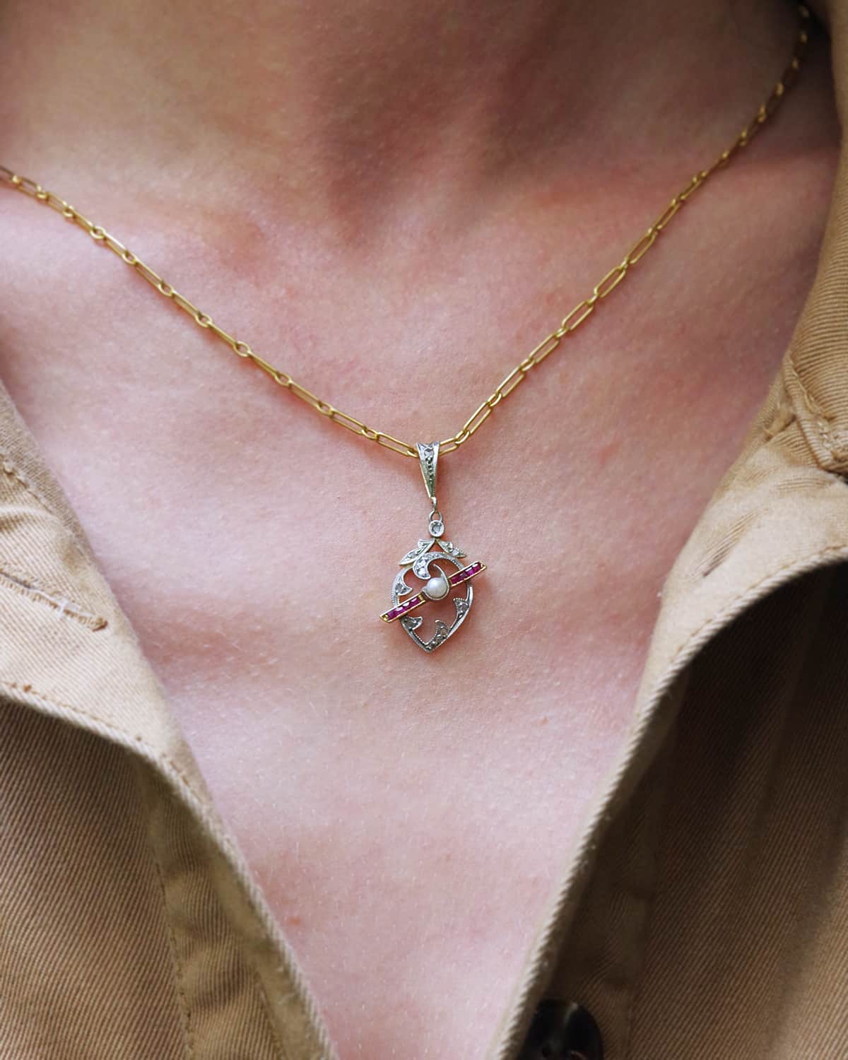 Pendentif coeur perle et rubis
