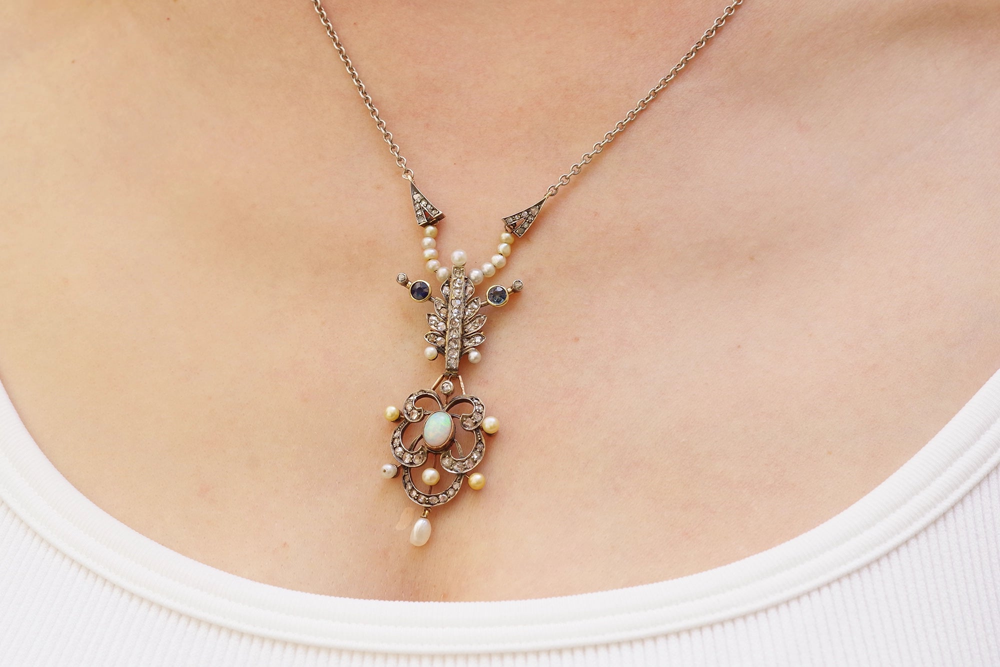 Edwardian opals diamond pendant