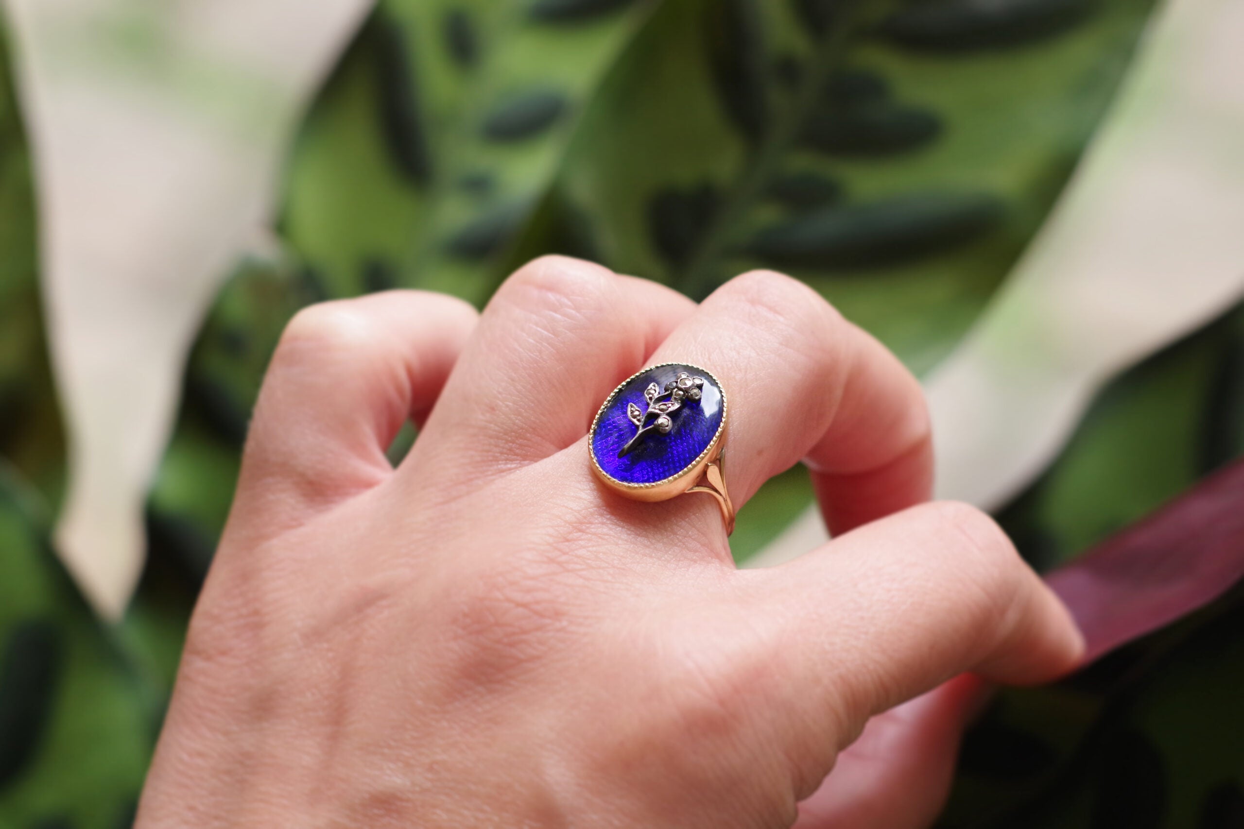 victorian ring in gold