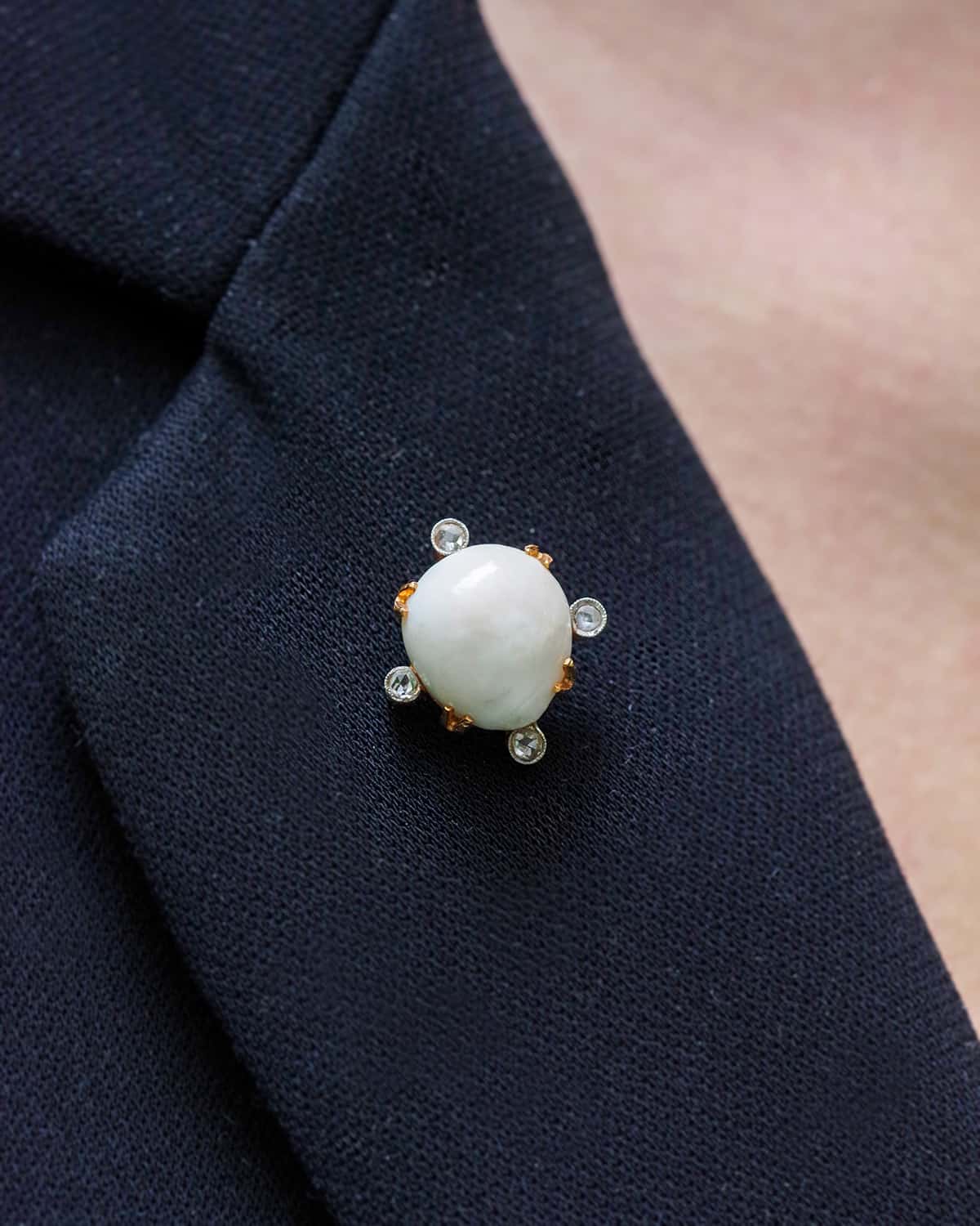 Épingle perle fine porcelainée