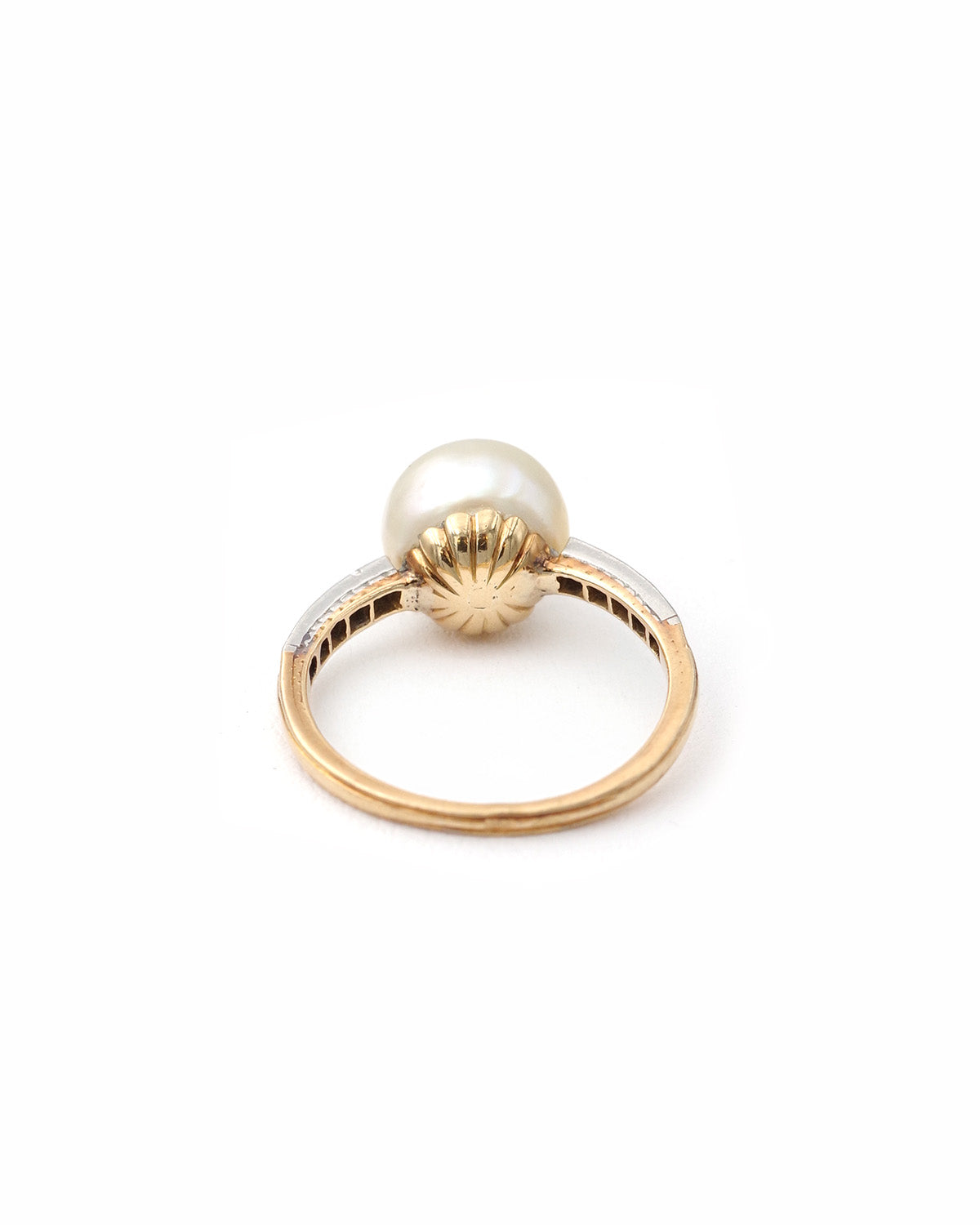 Diamond and pearl solitaire ring