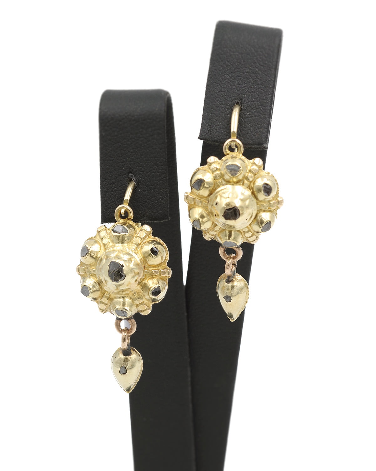 Antique iberian earrings in gold