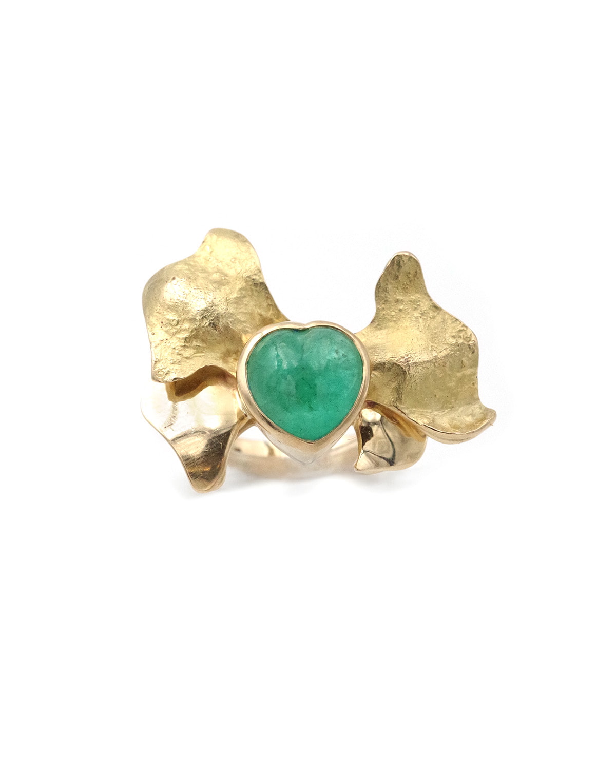 emerald cabochon heart gold ring