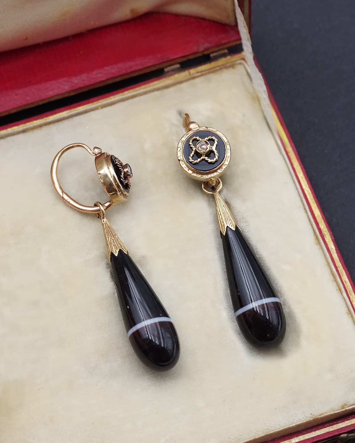 Pendants d'oreille en agate et or