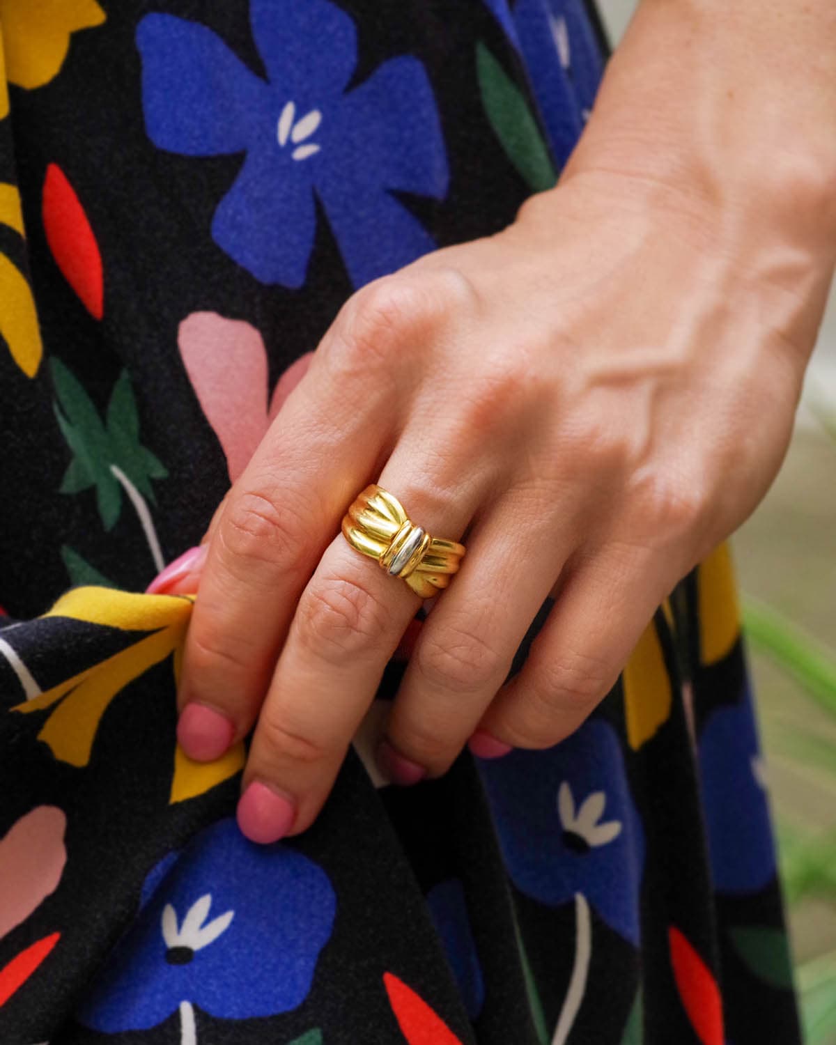 Vintage gold bow ring